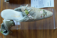 white floral slipper, 1780